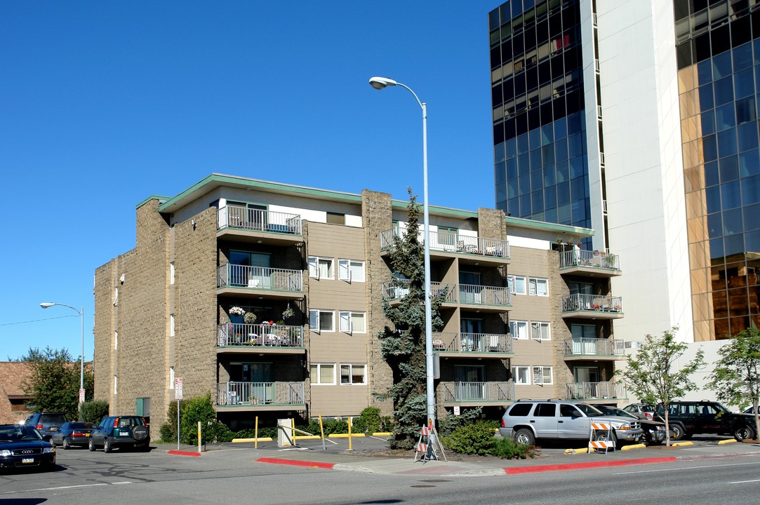 Horizon West in Anchorage, AK - Building Photo