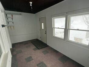 325-327 3rd St NE in Watertown, SD - Building Photo - Building Photo