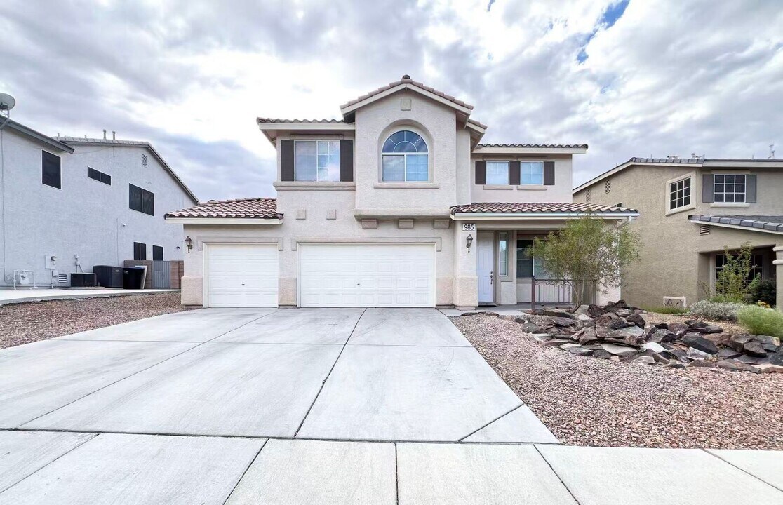 985 Gold Bear Dr in Henderson, NV - Building Photo