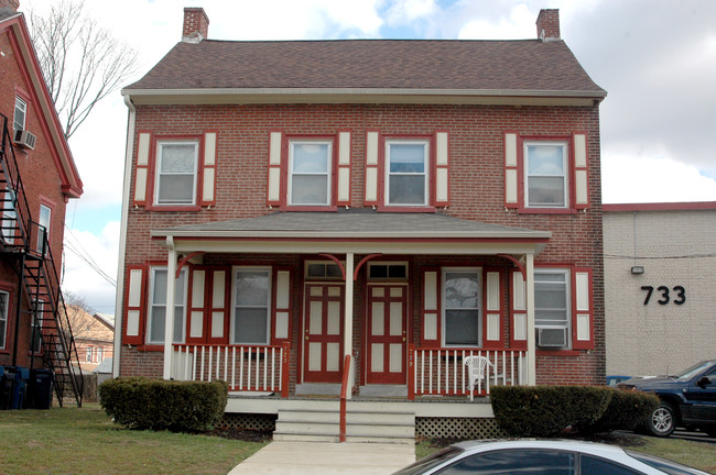 723 - 725 S Walnut St in West Chester, PA - Building Photo - Building Photo