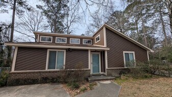 125 Larson Dr in Summerville, SC - Building Photo