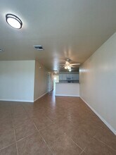 1011 Andalusia Blvd in Cape Coral, FL - Foto de edificio - Building Photo