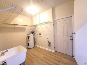 421 Willow Ave in Warner Robins, GA - Building Photo - Building Photo