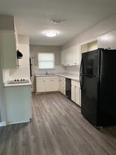 3702 Sabine Ave in Texarkana, TX - Foto de edificio - Building Photo