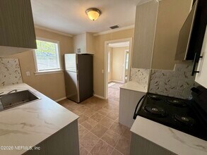 2131 Thelma St in Jacksonville, FL - Building Photo - Building Photo