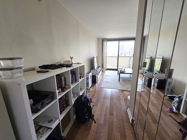3021 S Michigan Ave, Unit 310 in Chicago, IL - Building Photo - Building Photo