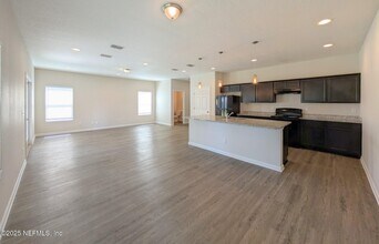 87 W 2nd St in Atlantic Beach, FL - Building Photo - Building Photo