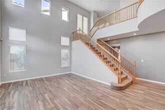 5643 Almocita Ct in Las Vegas, NV - Building Photo - Building Photo