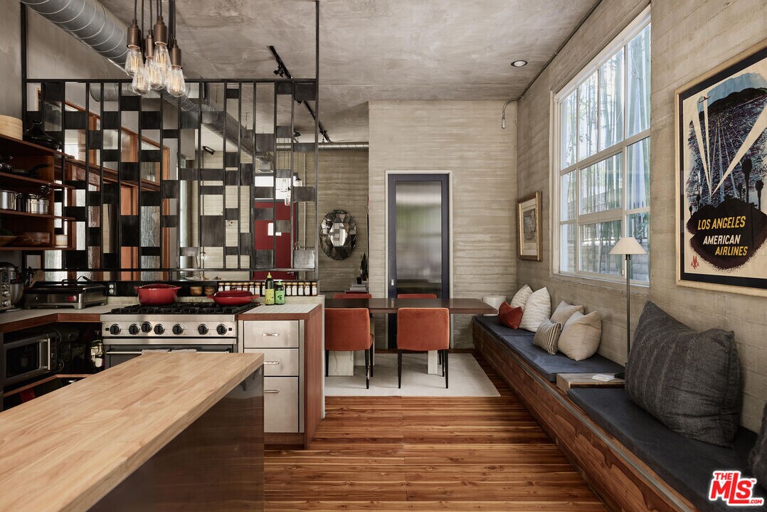 710 Orlando Ave in Los Angeles, CA - Building Photo