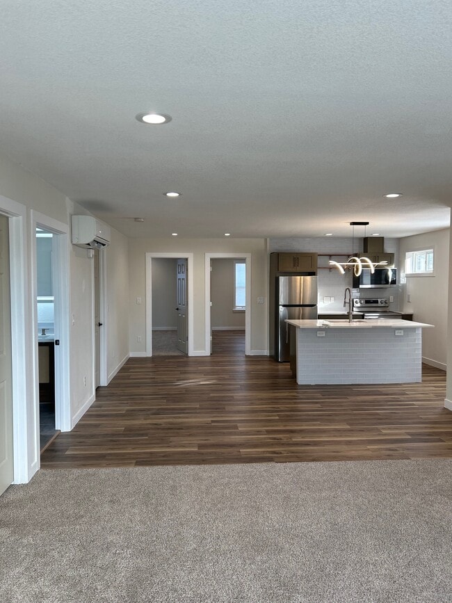 4022 NE Mallory Ave in Portland, OR - Foto de edificio - Building Photo