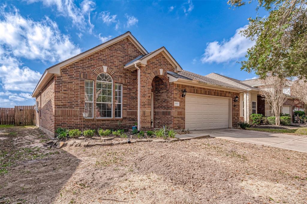 21923 Field Green Dr in Cypress, TX - Building Photo