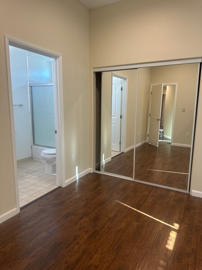 14233 Tiara St, Unit 3 in Van Nuys, CA - Building Photo - Building Photo