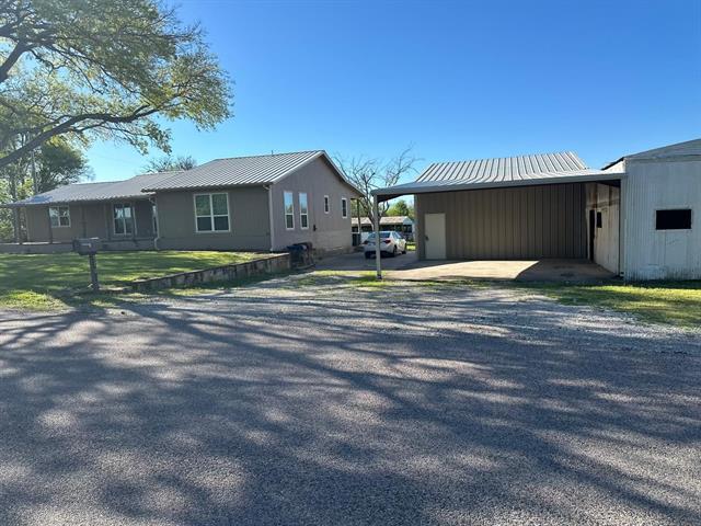 510 Murchison St in Farmersville, TX - Building Photo