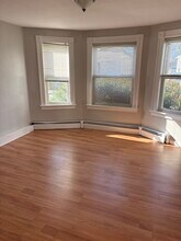 27 Elm St, Unit #1 in Methuen, MA - Building Photo - Building Photo