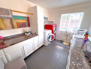 1532 Cypress Ave in San Mateo, CA - Building Photo - Building Photo