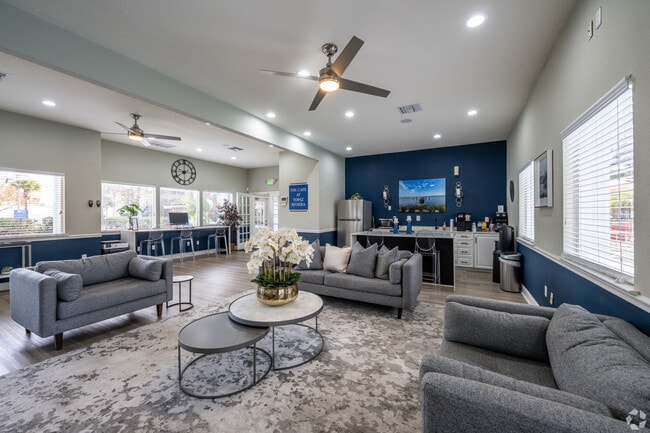 Topaz Riviera in Sanford, FL - Foto de edificio - Building Photo