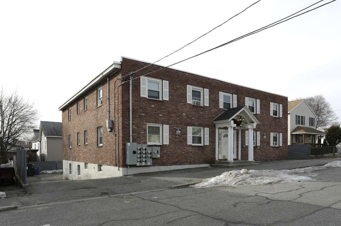 170 Cross St in Lowell, MA - Building Photo