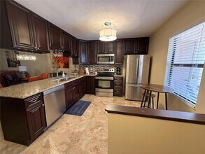 38350 Ironwood Pl, Unit 5 in Zephyrhills, FL - Building Photo - Building Photo