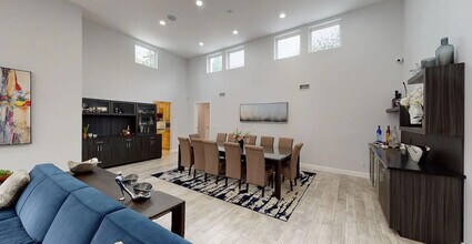 10331 La Grange Ave in Los Angeles, CA - Foto de edificio - Building Photo