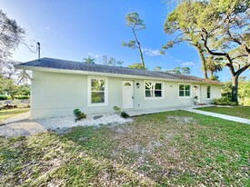 2645 Terrace Ave in Naples, FL - Building Photo