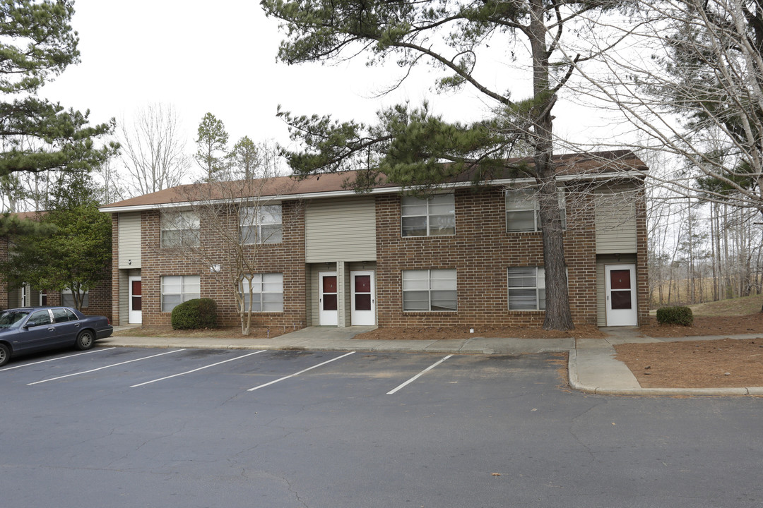 Laurens Villa in Laurens, SC - Building Photo