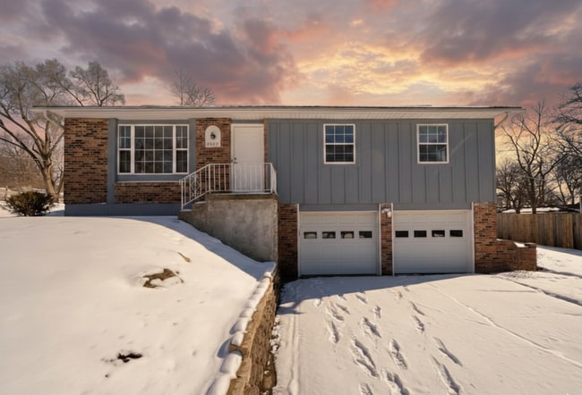 property at 9957 Fairlane St