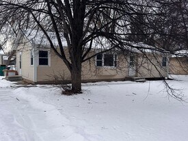 6609 W Broadway in Minneapolis, MN - Building Photo