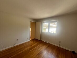 3A Robinson Dr, Unit 3A in Bedford, MA - Foto de edificio - Building Photo