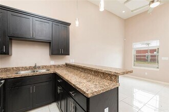 21 Regal Dr in Edinburg, TX - Building Photo - Building Photo