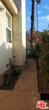 1109 S Bundy Dr in Los Angeles, CA - Building Photo - Building Photo