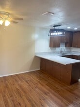 130 Delano St, Unit 1 in Anaheim, CA - Foto de edificio - Building Photo
