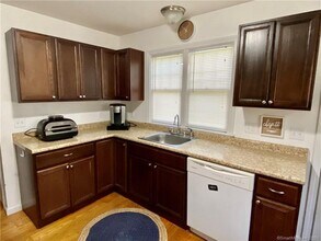 45 Delsole Rd in Hamden, CT - Building Photo - Building Photo