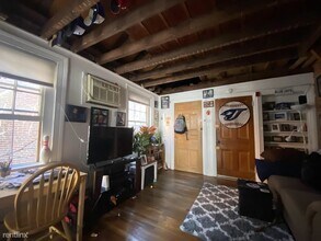 1223 Spruce St-Unit -Unit 2R in Philadelphia, PA - Building Photo - Building Photo