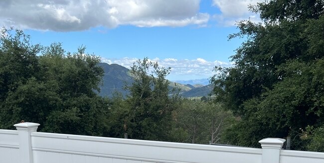 2327 Dorothy St in La Crescenta, CA - Building Photo - Building Photo