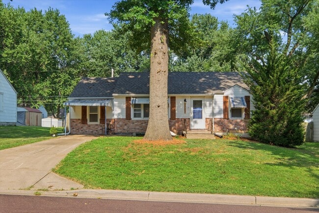 property at 7725 Robinson St