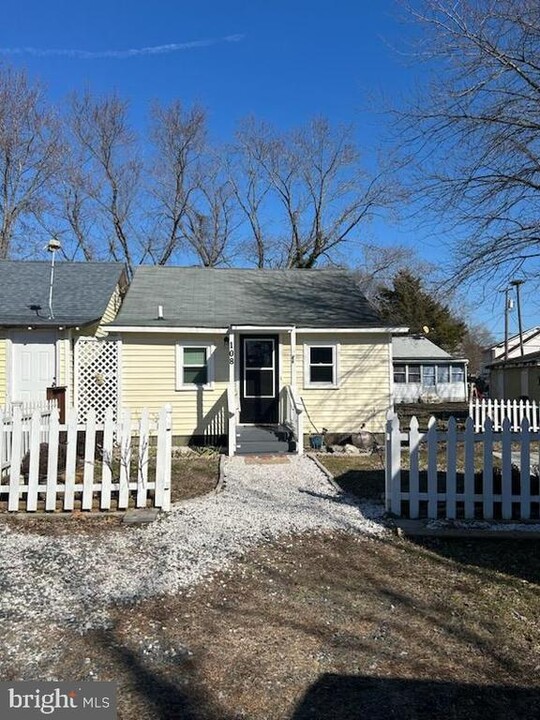 108 Marshall Ave in Colonial Beach, VA - Building Photo