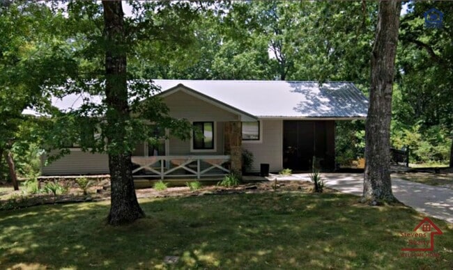 165 Lakeshire Dr in Crossville, TN - Foto de edificio - Building Photo