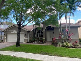 3885 E Hibiscus St in Weston, FL - Building Photo