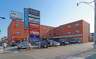 2731-2749 Danforth Ave in Toronto, ON - Building Photo
