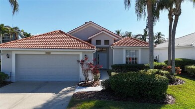 5116 Brooksbend Cir in Sarasota, FL - Building Photo - Building Photo