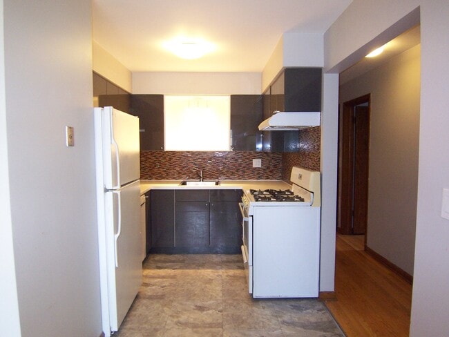 4128 W Byron St, Unit 301 in Chicago, IL - Foto de edificio - Building Photo