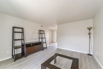 6202 Skyline Dr in Houston, TX - Building Photo - Building Photo