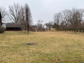 207 Lake Shore Dr in Simpsonville, KY - Building Photo - Building Photo