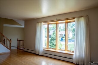 102 Brooklane Dr in Buffalo, NY - Building Photo - Building Photo