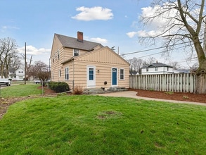 142 East Ave N in Battle Creek, MI - Building Photo - Building Photo