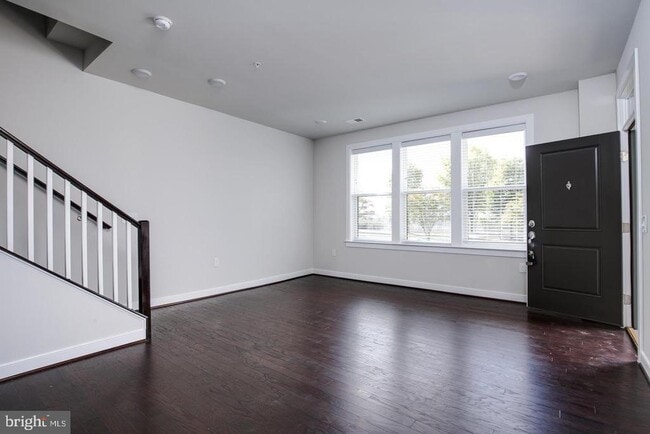 13382 Arrowbrook Centre Dr in Herndon, VA - Building Photo - Building Photo