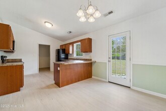 104 Burrell Ln in Richlands, NC - Building Photo - Building Photo