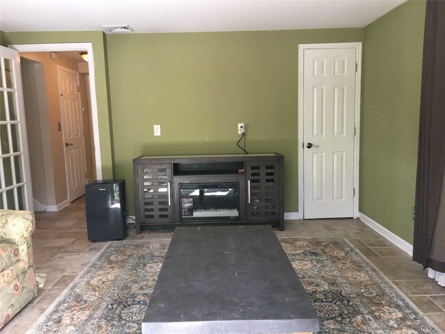 34 Celia St in Patchogue, NY - Building Photo - Building Photo