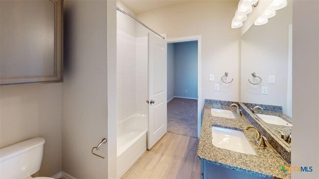 property at 1325 Roma St
