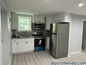 114 Yorktown St in Somerville, MA - Building Photo - Building Photo